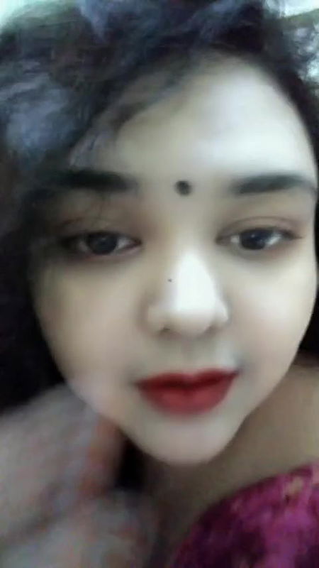 Beautiful Bhabi Showing Boobs