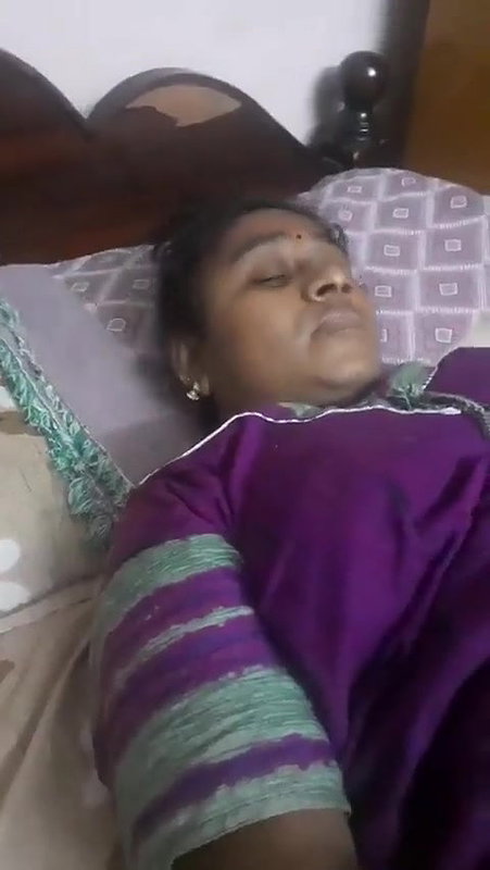 Unsatisfied bhabhi rubbing