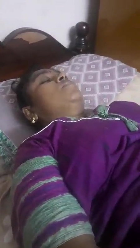Unsatisfied bhabhi rubbing