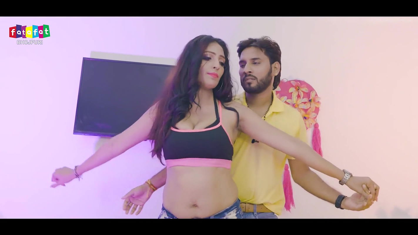 Riya Singh navel kissed hard many times, smooch, deep cleavage show & more