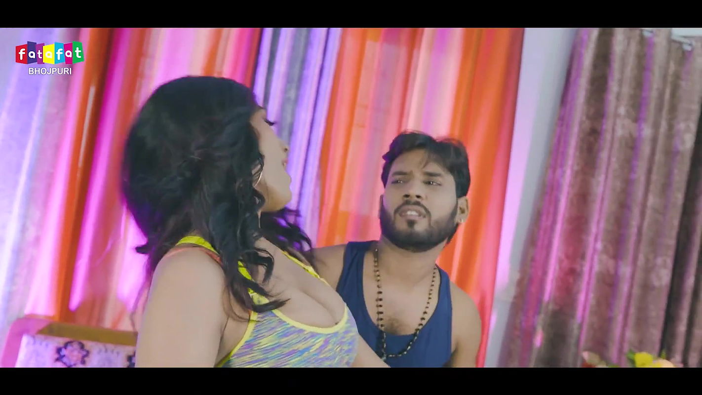 Riya Singh navel kissed hard many times, smooch, deep cleavage show & more