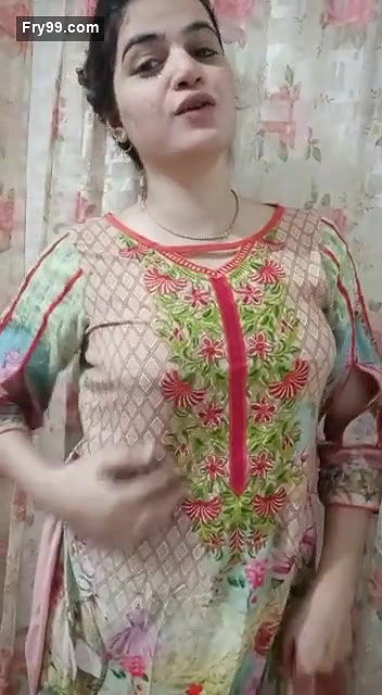 Beautiful Paki Girl Showing Huge Boobs and Pussy