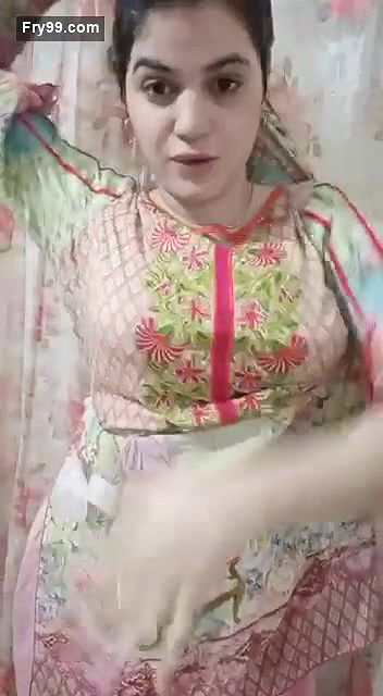 Beautiful Paki Girl Showing Huge Boobs and Pussy