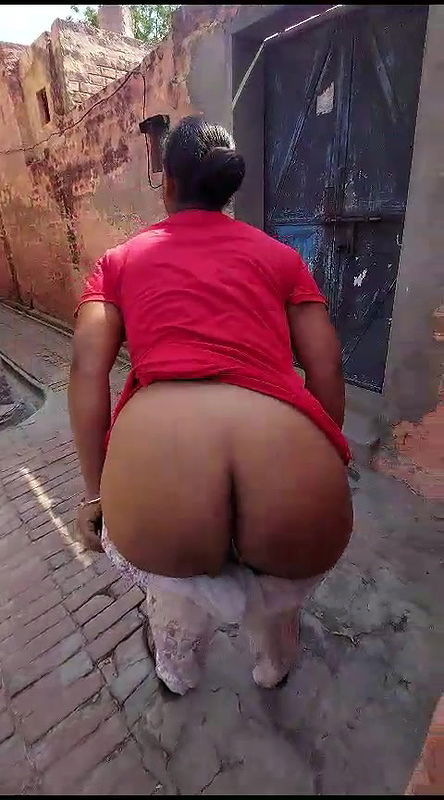 Bhabi Showing Her BigAss To Debar and Quickly Fucked Update