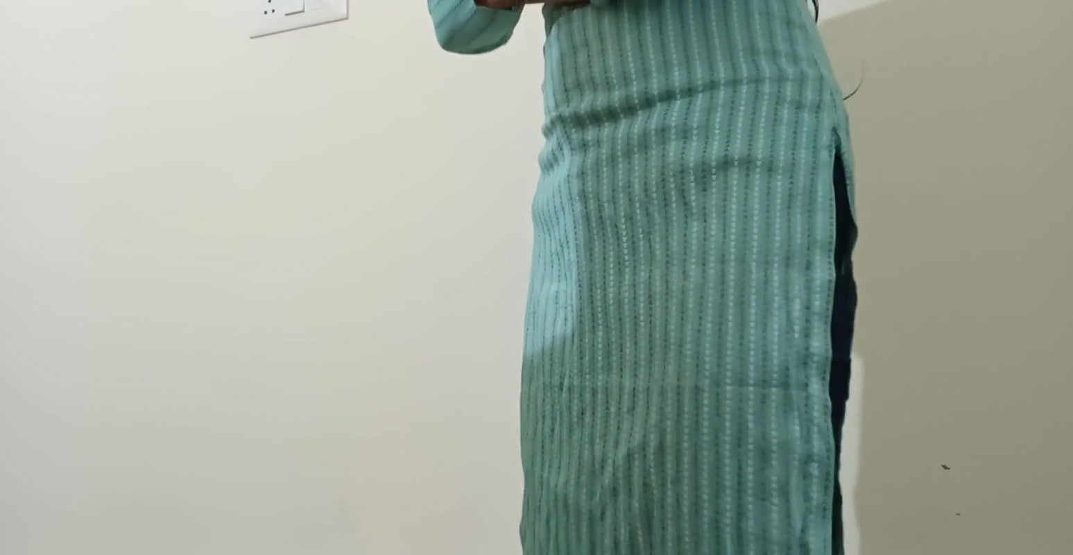 Desi maal ko ghar pe bulakar choda clear Hindi audio