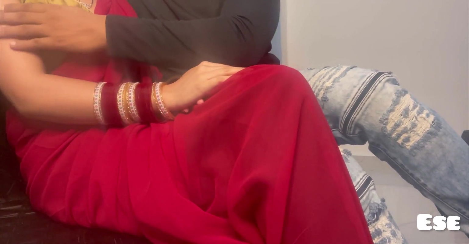 Newly Married Bhabhi Ki Choli Ko kiya Aazad