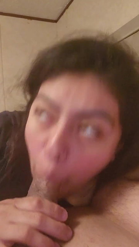 CUTE  CHUBBY GF GIVING  BLOWJOB