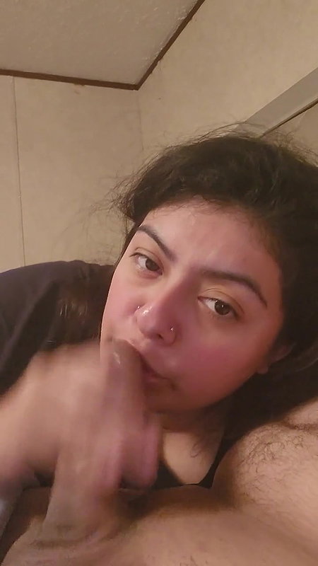 CUTE  CHUBBY GF GIVING  BLOWJOB