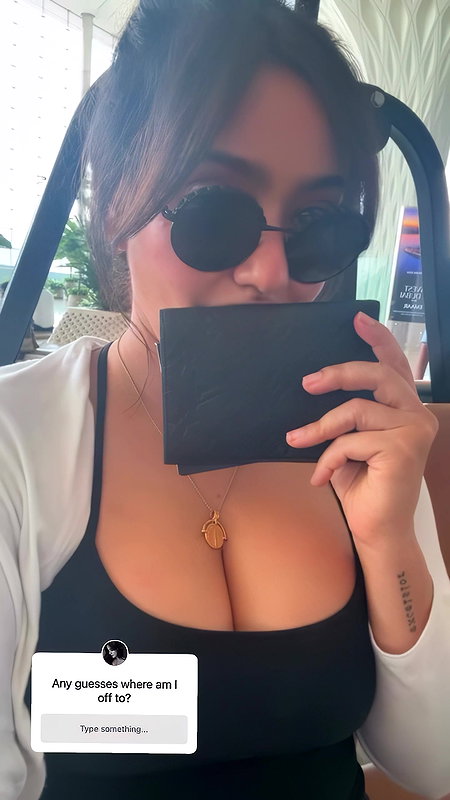 Hottie BIHARAN NEHA SHARMA NEVER FAILS TO EXPOSE HER CLEAVAGE 24