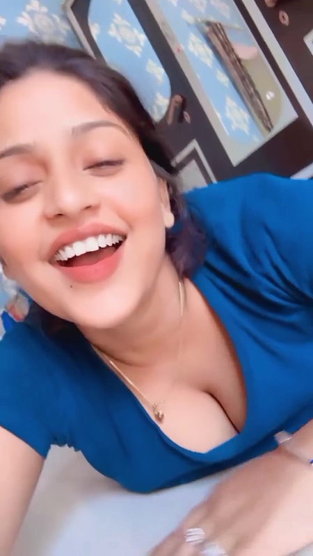 cute desi lady cleavage in blue top 22