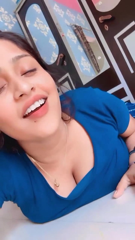 cute desi lady cleavage in blue top 22