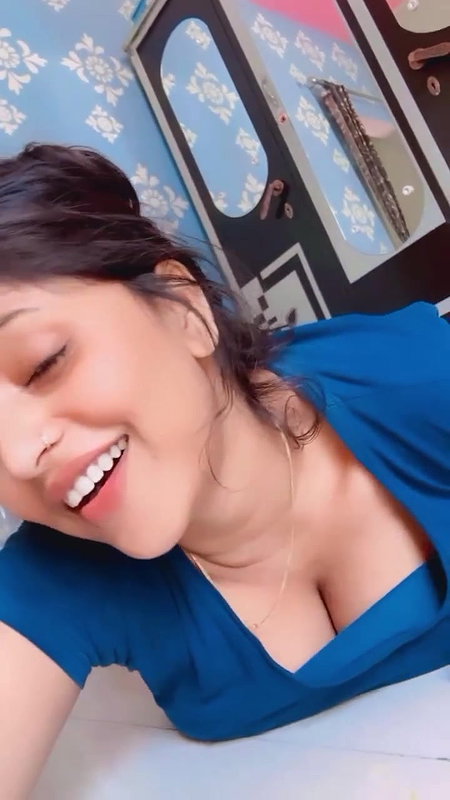 cute desi lady cleavage in blue top 22