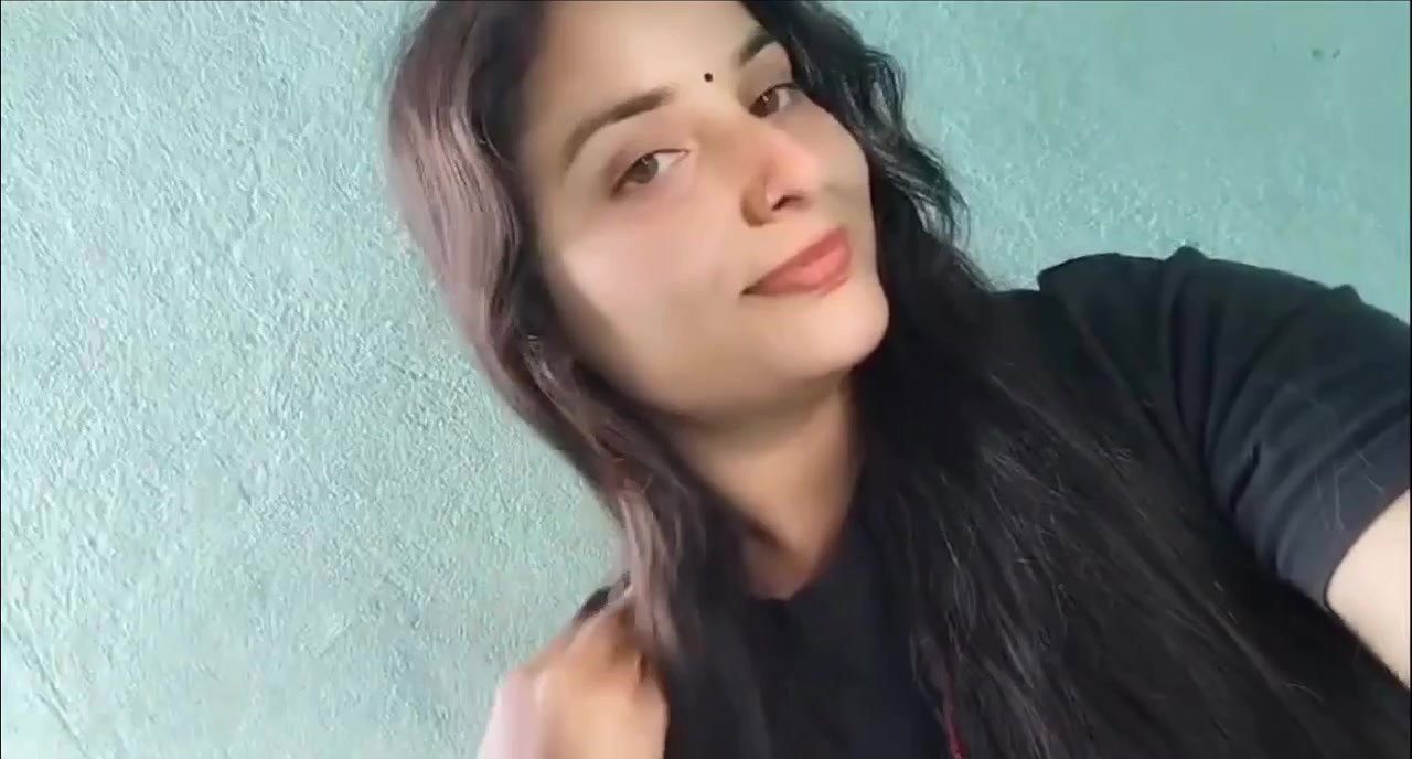 BEAUTIFUL DESI BHABHI STRIPPING SHOWING NUDE BODY & PUSSY FINGERING 7 CLIPS 27