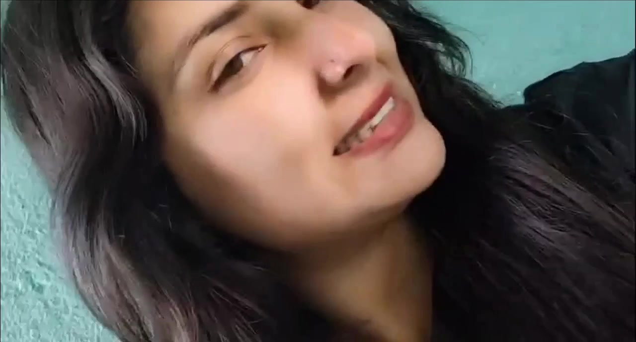 BEAUTIFUL DESI BHABHI STRIPPING SHOWING NUDE BODY & PUSSY FINGERING 7 CLIPS 27