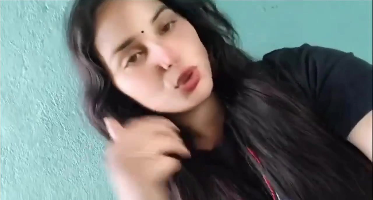 BEAUTIFUL DESI BHABHI STRIPPING SHOWING NUDE BODY & PUSSY FINGERING 7 CLIPS 27