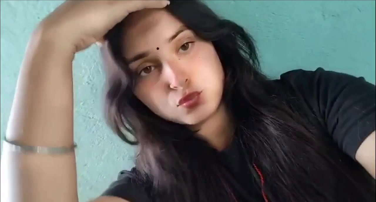 BEAUTIFUL DESI BHABHI STRIPPING SHOWING NUDE BODY & PUSSY FINGERING 7 CLIPS 27