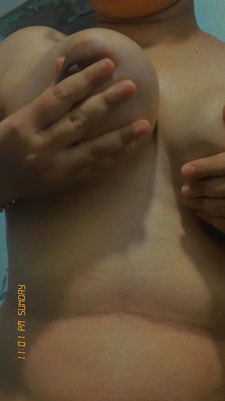 Bigass Horny Chubby Tanker Gf Showing & Fingering Updates32