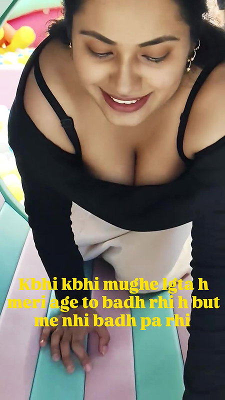 busty kannadiga lady cleavage in black dress2