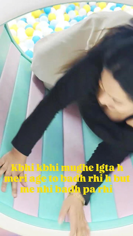 busty kannadiga lady cleavage in black dress2