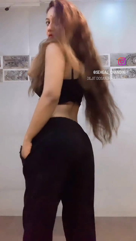 chandini sexy hot navel and tummy in black sport costume 22