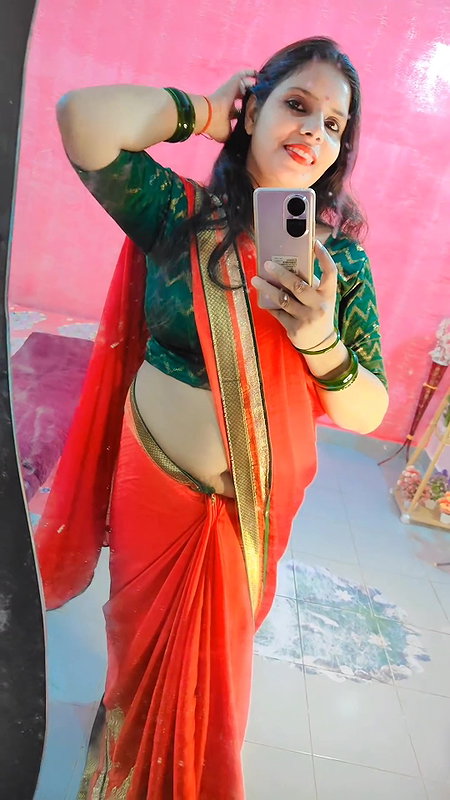 homely marathi lady open deep navel in red saree 22