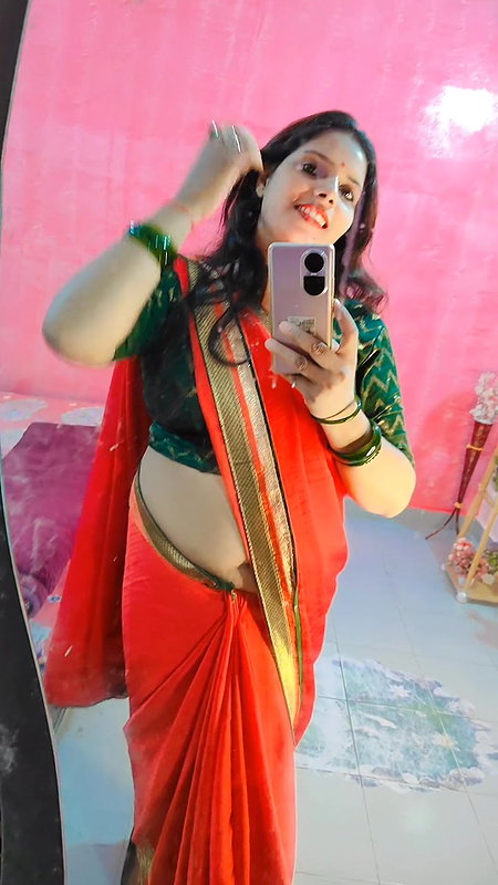 homely marathi lady open deep navel in red saree 22