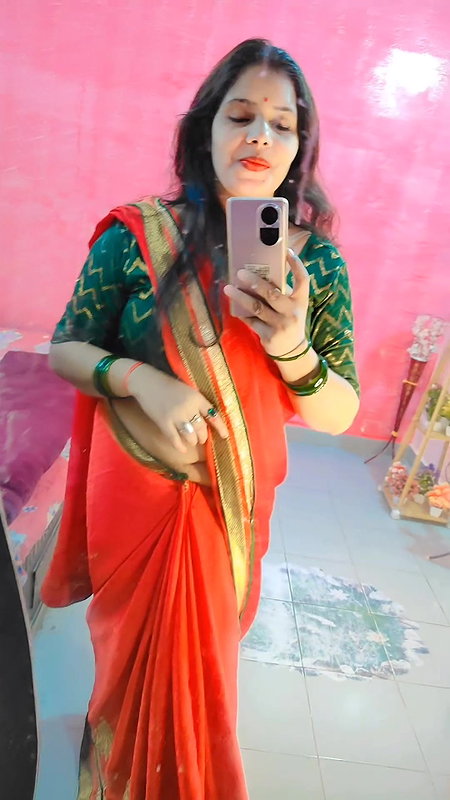 homely marathi lady open deep navel in red saree 22