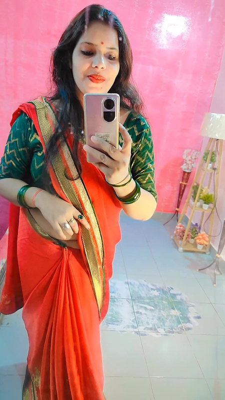 homely marathi lady open deep navel in red saree 22