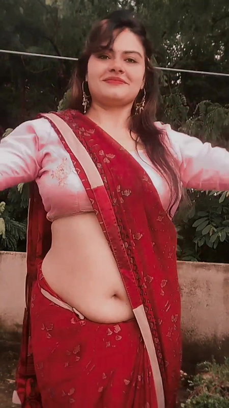 sexy chubby punjabi lady wide tummy and navel in red saree 22