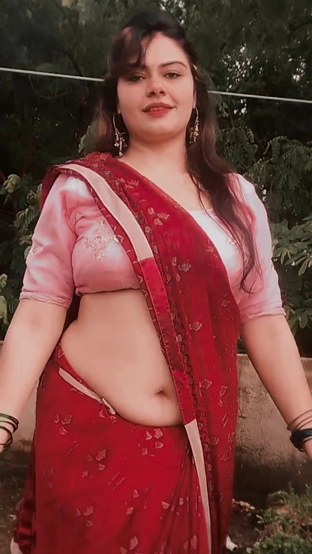 sexy chubby punjabi lady wide tummy and navel in red saree 22