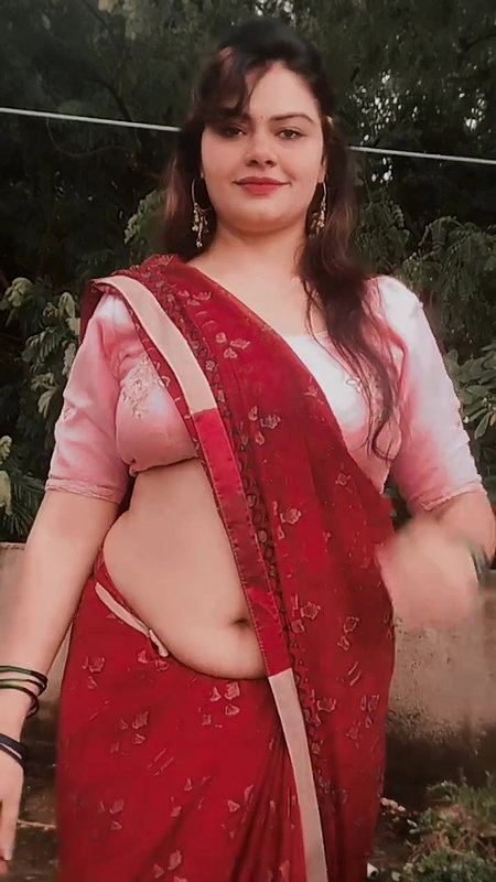 sexy chubby punjabi lady wide tummy and navel in red saree 22