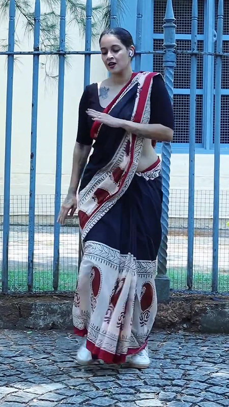 viber sexy big fleshy deep navel in black saree 22