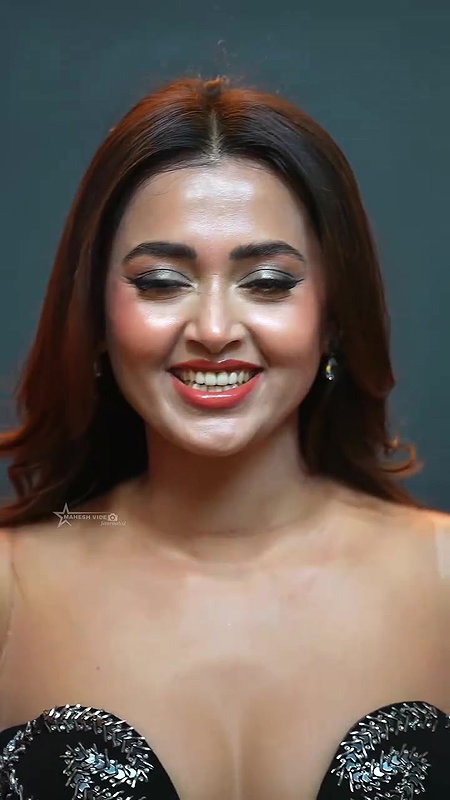 TEJASSWI LUSTY BEAUTY OPEN FRONT CLEAVAGE TEASE BOLD 22