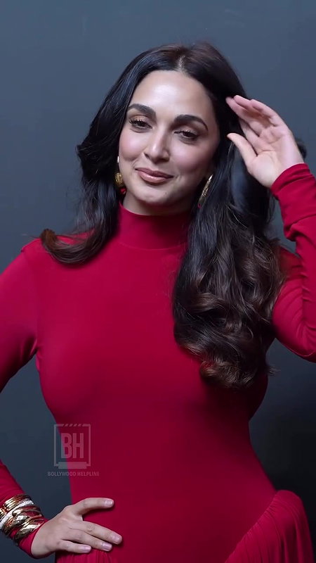 KIARA SIZZLING SEXY CURVY MILF NEVER FAILS TO SEDUCE HQ VIDEO AND MORE 24