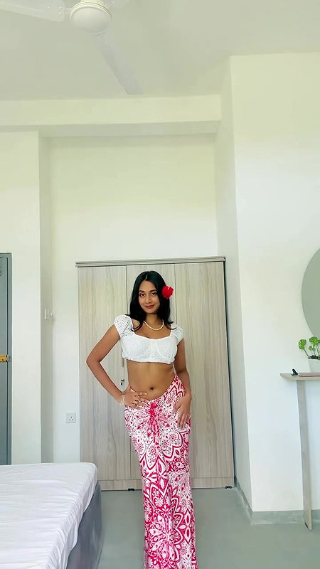 beautiful lankan girl deep sexy navel in white top and floral midy 22