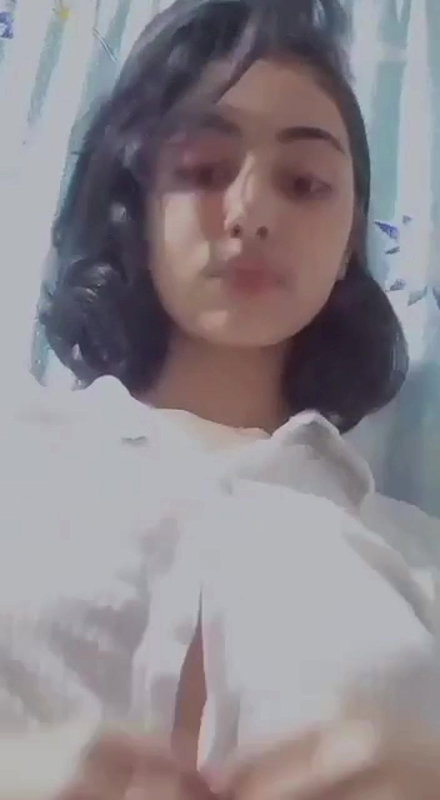 cute desi girl showing tits 22