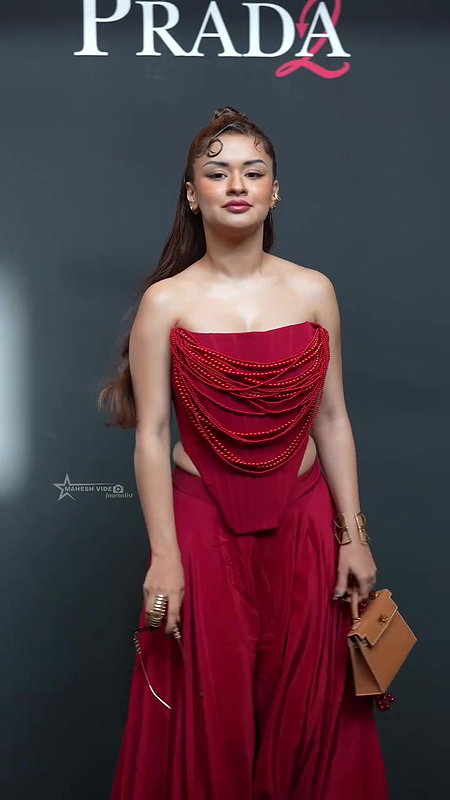 AVNEET KAUR IRRESISTIBLE HOTTIE SEXY IN OFF SHOULDER DRESS 24