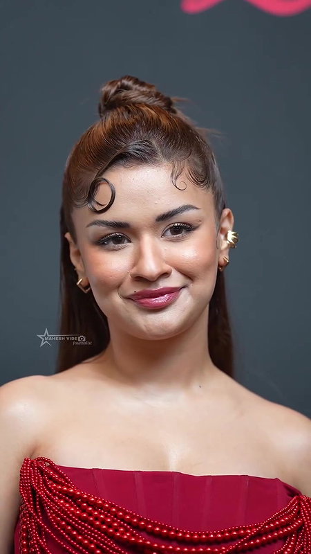 AVNEET KAUR IRRESISTIBLE HOTTIE SEXY IN OFF SHOULDER DRESS 24