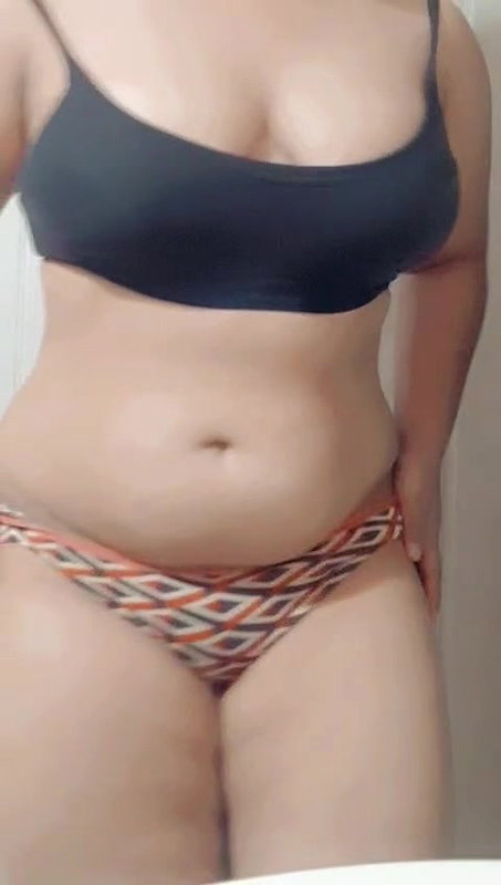 Beautiful Chubby Tanker Gf Showing updates9