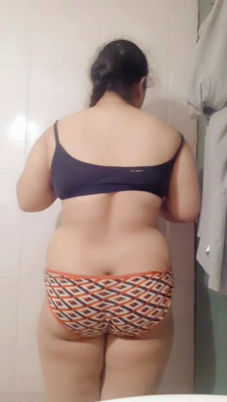 Beautiful Chubby Tanker Gf Showing updates9