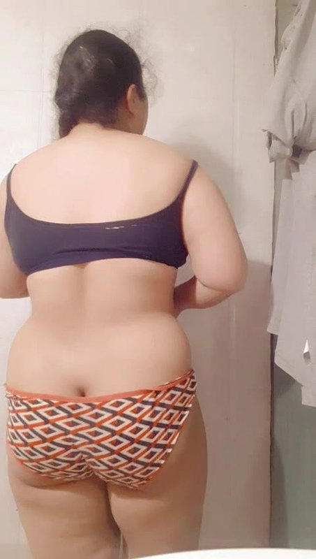 Beautiful Chubby Tanker Gf Showing updates9