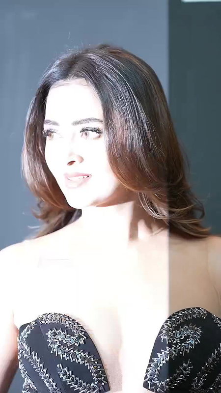TEJASSWI LUSTY BEAUTY OPEN FRONT CLEAVAGE TEASE BOLD 24