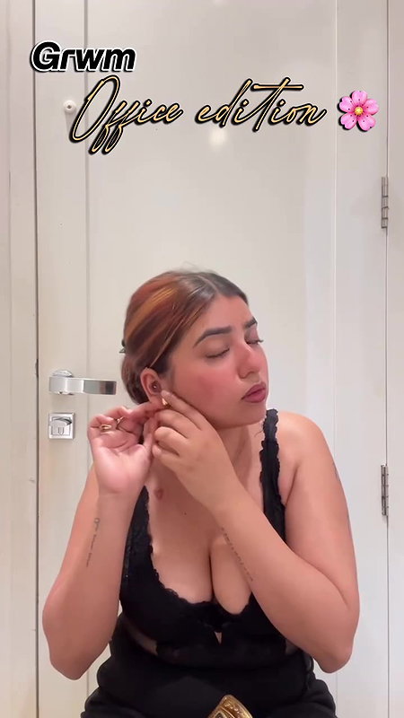 busty desi lady huge tits and cleavage in black top 22