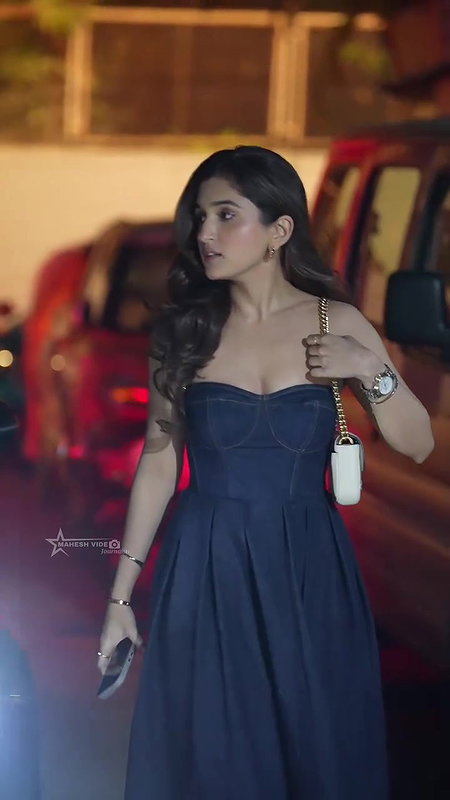 NIDHI SHAH BUSTY YUMMY CLEAVAGE TEASE 22