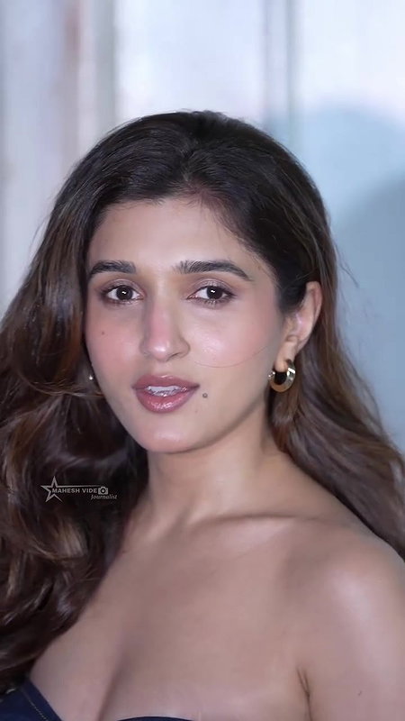 NIDHI SHAH BUSTY YUMMY CLEAVAGE TEASE 22
