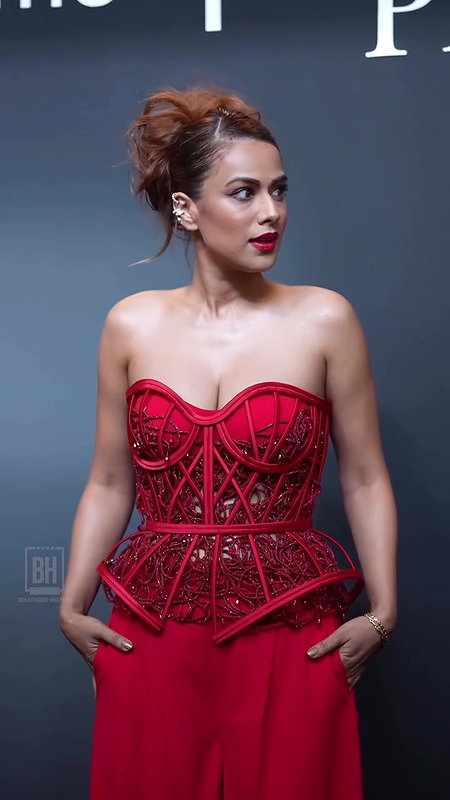 NIA SLUTTY OPEN DEEP CLEAVAGE LUSTY IN OFF SHOULDER DRESS YUMM 26