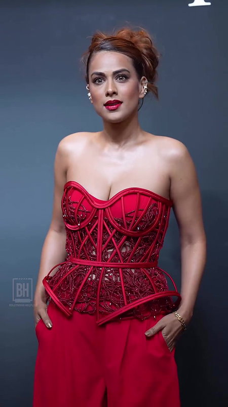 NIA SLUTTY OPEN DEEP CLEAVAGE LUSTY IN OFF SHOULDER DRESS YUMM 26