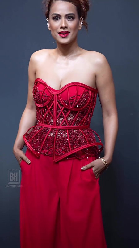 NIA SLUTTY OPEN DEEP CLEAVAGE LUSTY IN OFF SHOULDER DRESS YUMM 26