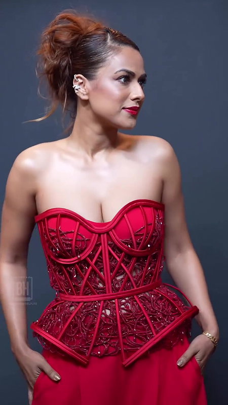 NIA SLUTTY OPEN DEEP CLEAVAGE LUSTY IN OFF SHOULDER DRESS YUMM 26