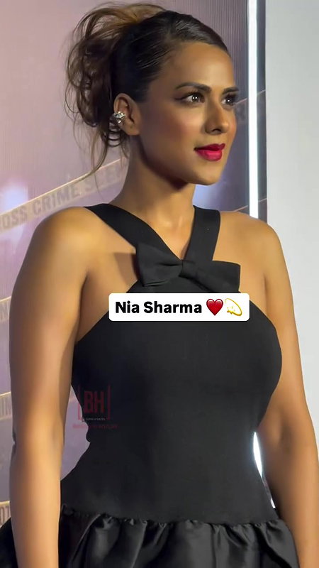 NIA IRRESISTIBLE DIVA SEXY IN OFF SHOULDER DRESS AT EVENT 22